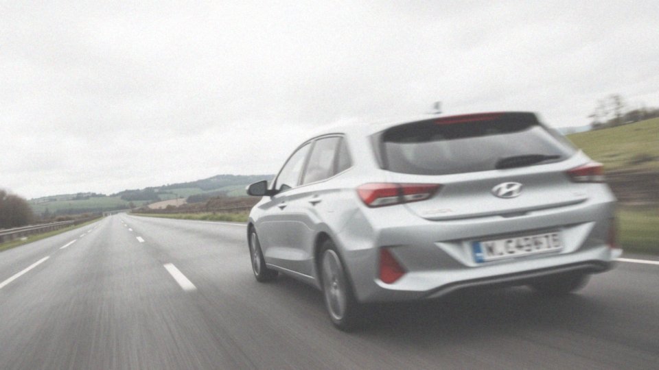 Jakie czynniki wpływają na zużycie paliwa w Hyundai i30 1.4?